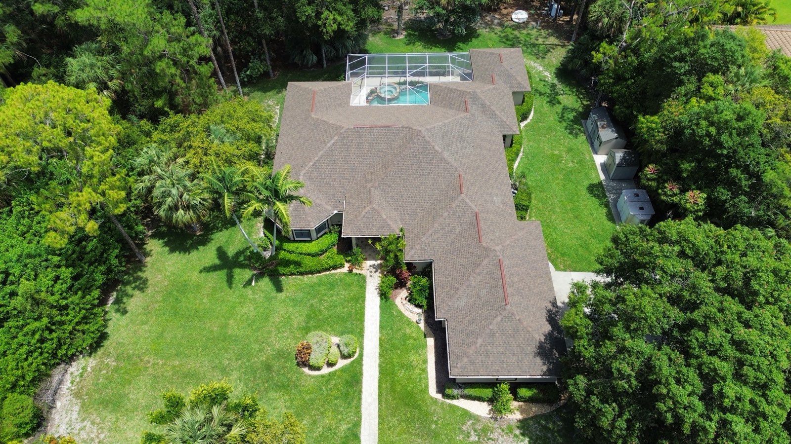 Architectural laminated shingle roof on a Southwest Florida home